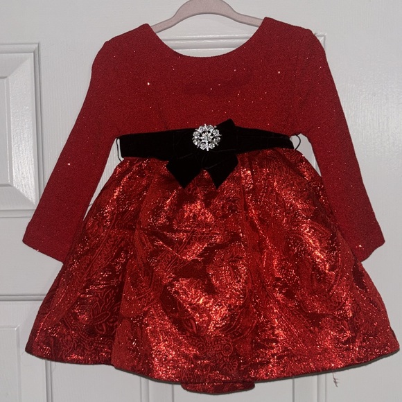 Rare edition girls red dress size 12 months brand new never been used - Picture 2 of 3